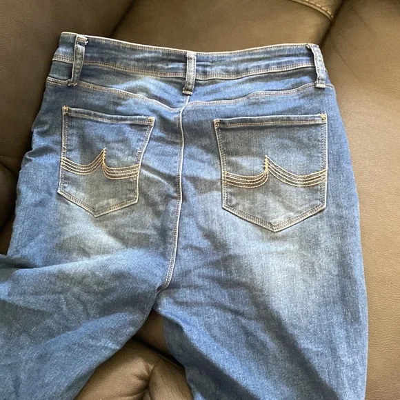 Size 13/31 74% Cotton/Algodon/Cotton 24% Polyester/ Poliester/ Polyester - Picture 2 of 3